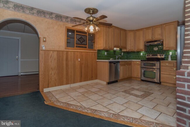 Building Photo - 346 Thornridge Dr