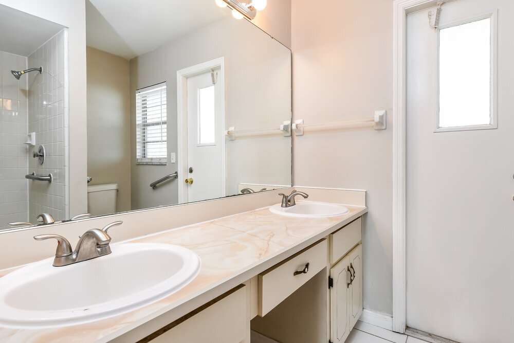 Building Photo - 2629 Saffron Dr