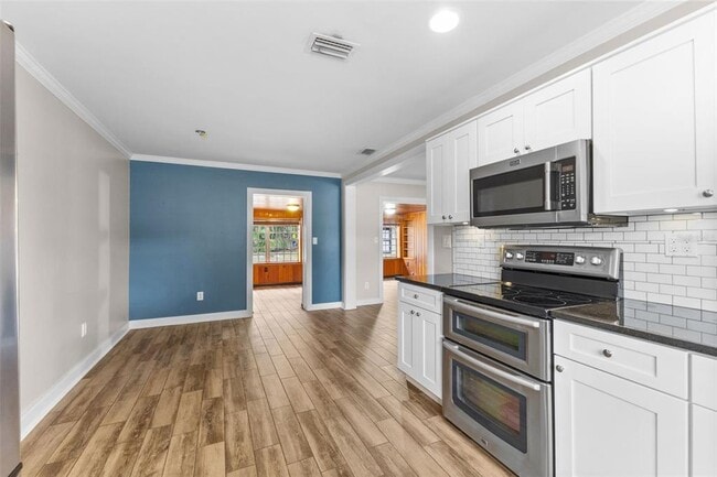 Building Photo - 4009 W San Rafael St