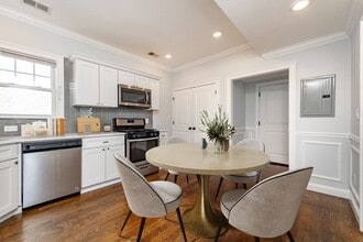 Building Photo - 9 Cornwall St