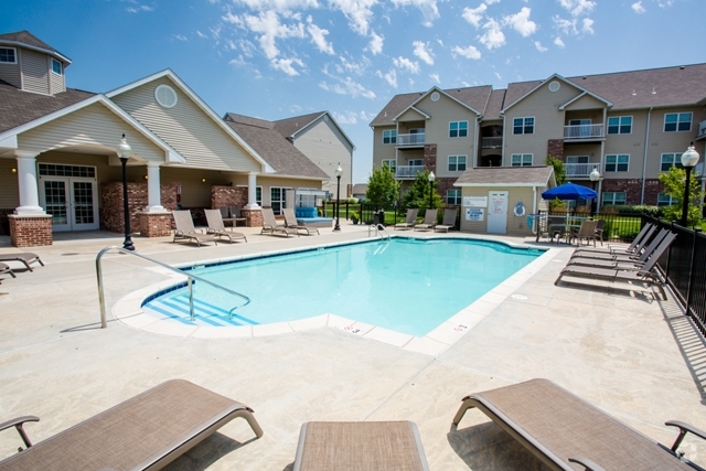 Pool - Villas At Crystal Lake