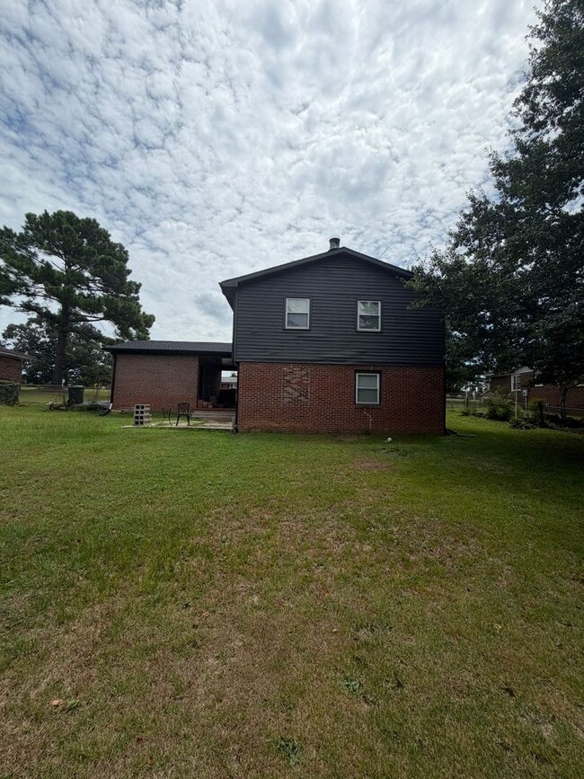 Building Photo - 139 Ingleside Dr