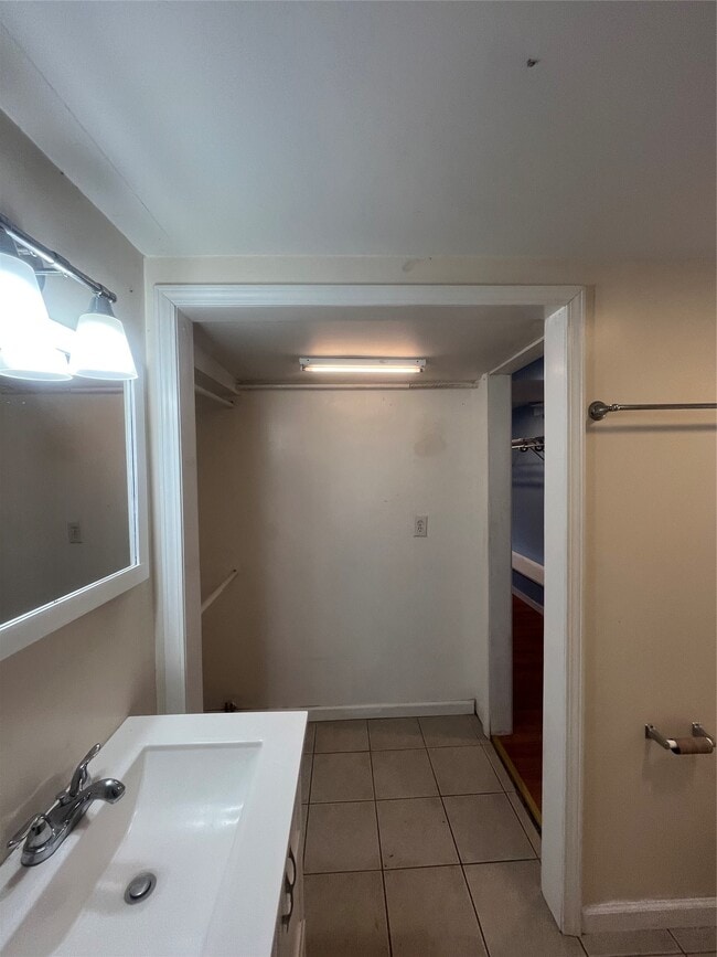 Building Photo - 75 N Baldwin St