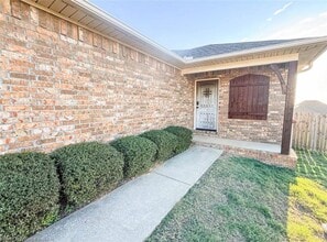 Building Photo - 1150 Springhill Rd