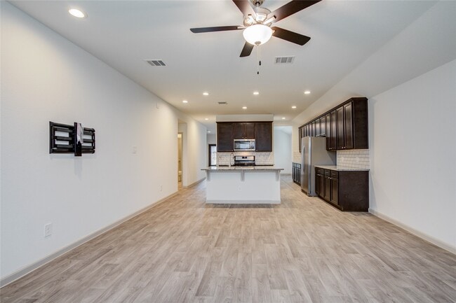 Building Photo - 3507 Telford Ln