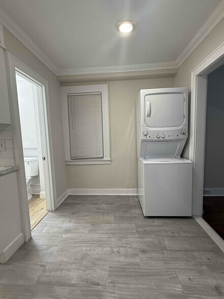 Building Photo - 331 Winfield Terrace