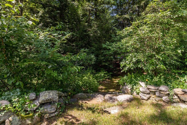 Building Photo - 171 Silver St