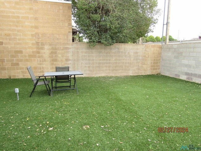 Building Photo - 1913 Villa Dr