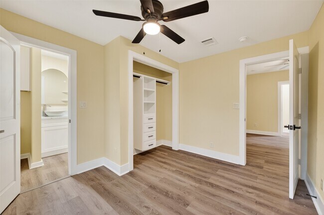 Building Photo - 2725 Avenue F