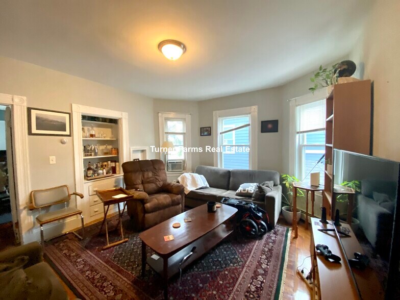 Primary Photo - 173A Rindge Ave