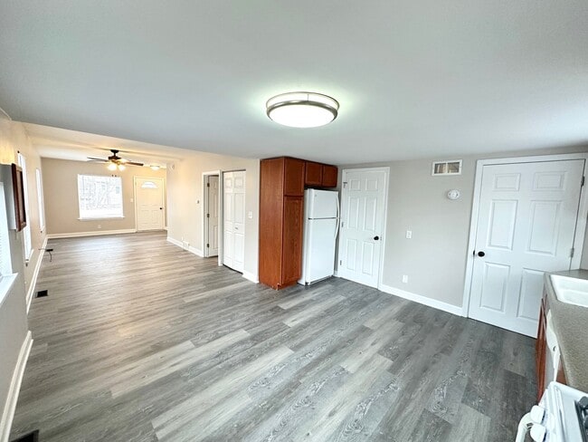 Building Photo - 7425 Cedar Dr