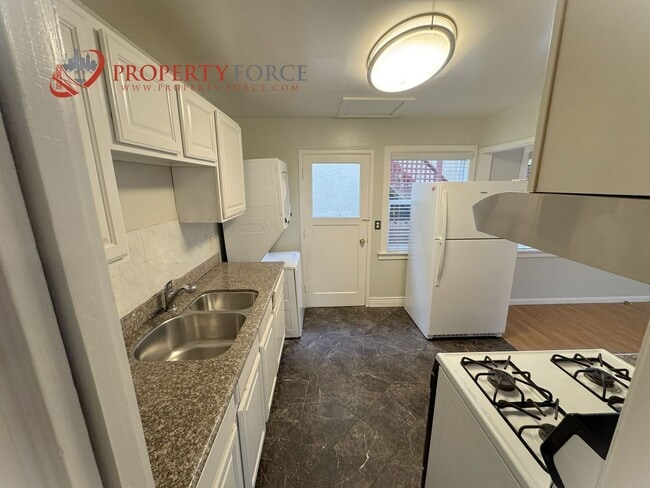 Building Photo - 116 Madrone Ave