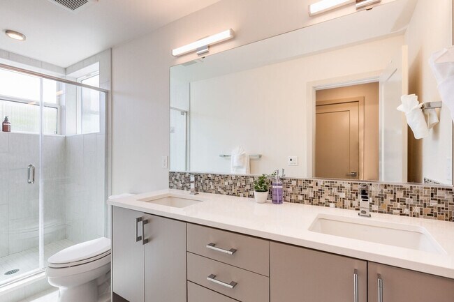 Building Photo - 2114 3rd Ave N