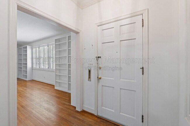 Building Photo - 822 Johns Rd
