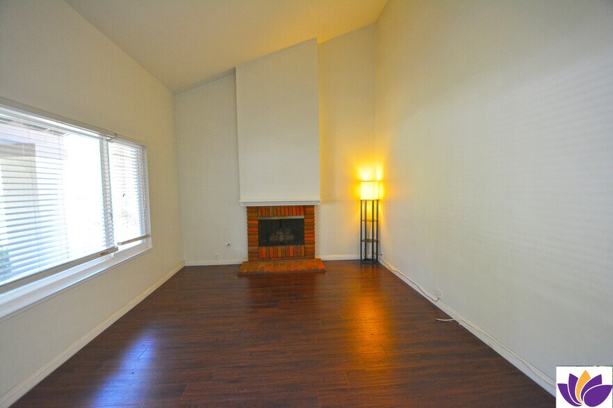 Building Photo - 3025 Morningside Dr