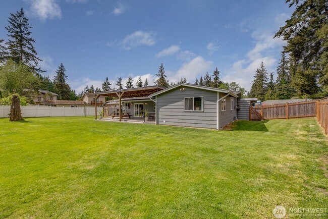 Building Photo - 3Bd/2Ba Lynnwood House