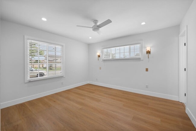 Building Photo - Modern Indoor / Outdoor Living with Resort-Style Yard & Bonus Suite