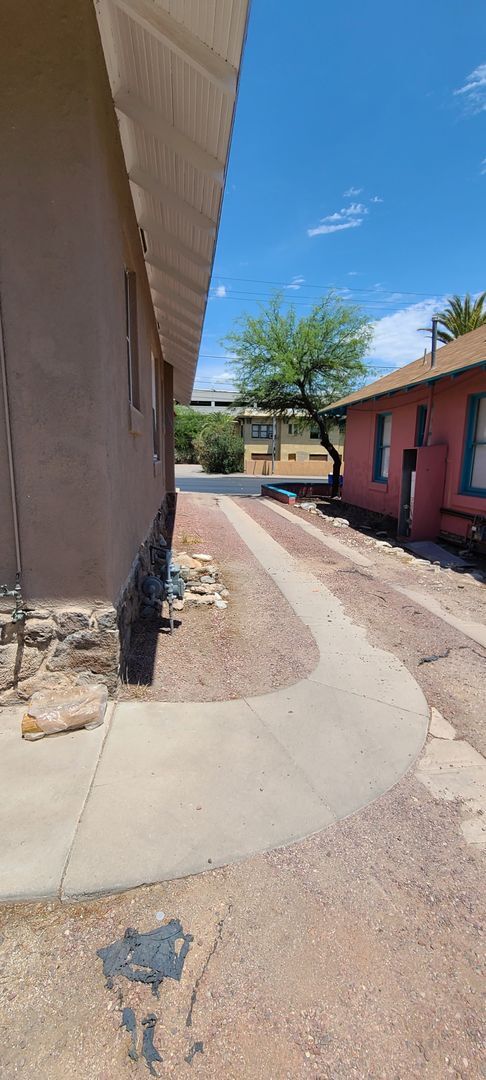 Building Photo - Euclid Ave - A 4 bedroom 2 bathroom Histor...