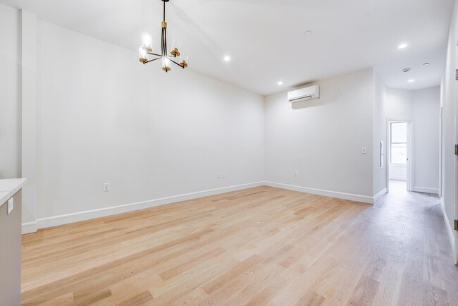 Building Photo - 1021 Washington St