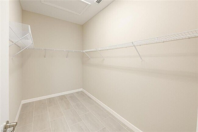 Building Photo - 17661 Kinzie Ln