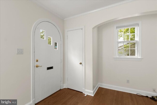 Building Photo - 2925 Kanawha St NW