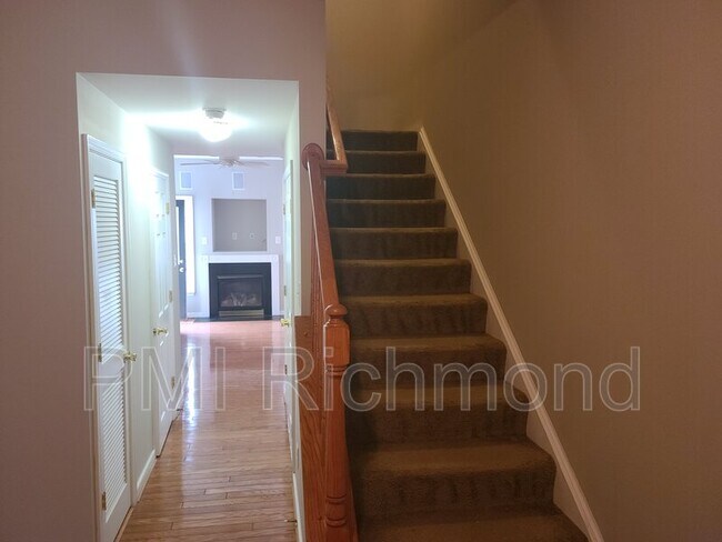 Building Photo - 8014 Cottesmore Ct
