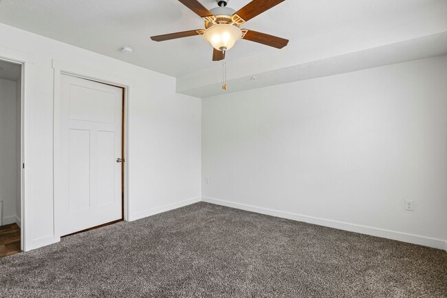 Building Photo - 734 E 500 S