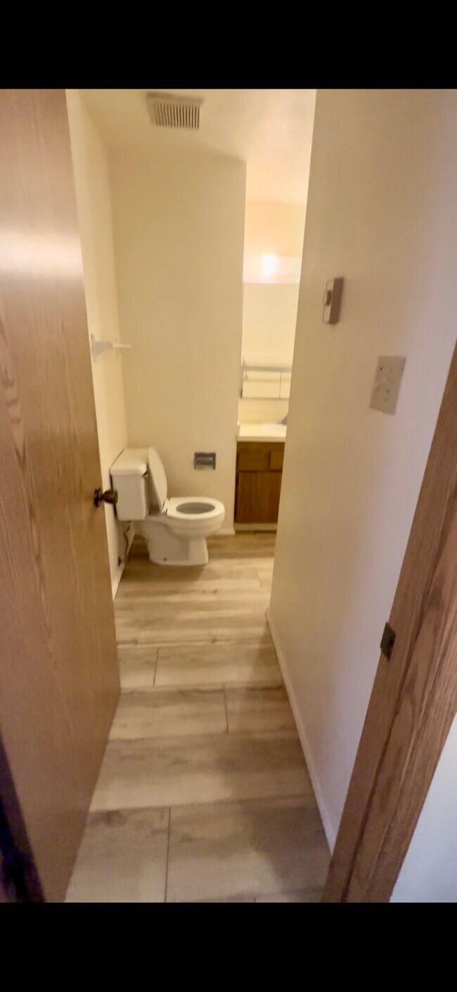 Building Photo - 629 Quincy St