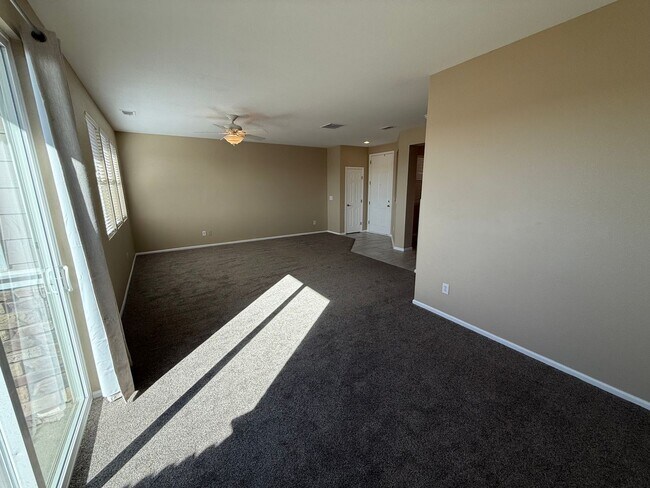 Building Photo - Modern 3-Bedroom Home with Stylish Upgrades