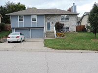 Building Photo - A Spacious 3 Bedroom Home in a Great Locat...