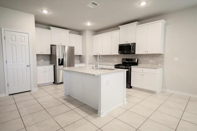 Building Photo - 7403 Albany Dr