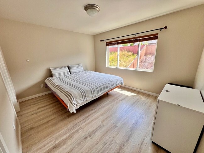 Building Photo - Beautiful 4BR | 2.5BA Home on Cul-de-Sac i...