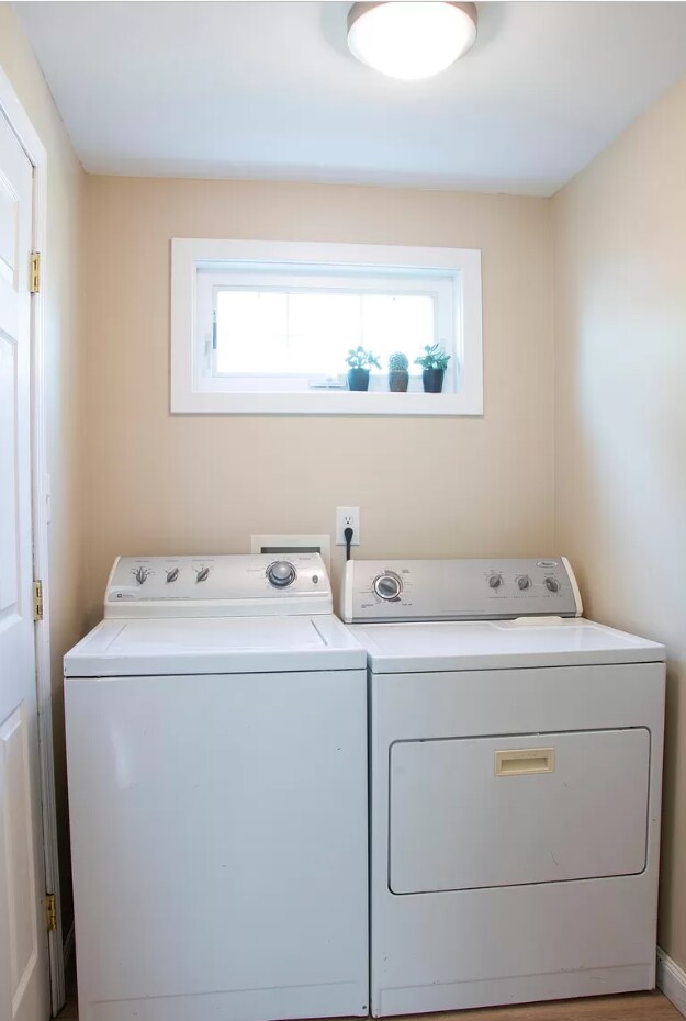 Washer/Dryer - 714 Spring St