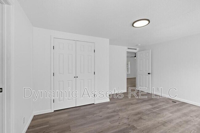 Building Photo - 405 Falletti St