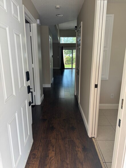 Building Photo - 12836 Woodmill Dr