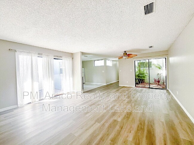 Building Photo - 6576 Sweetbriar Ln