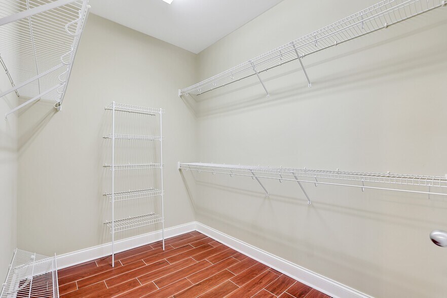 Building Photo - 614 Greene Dr
