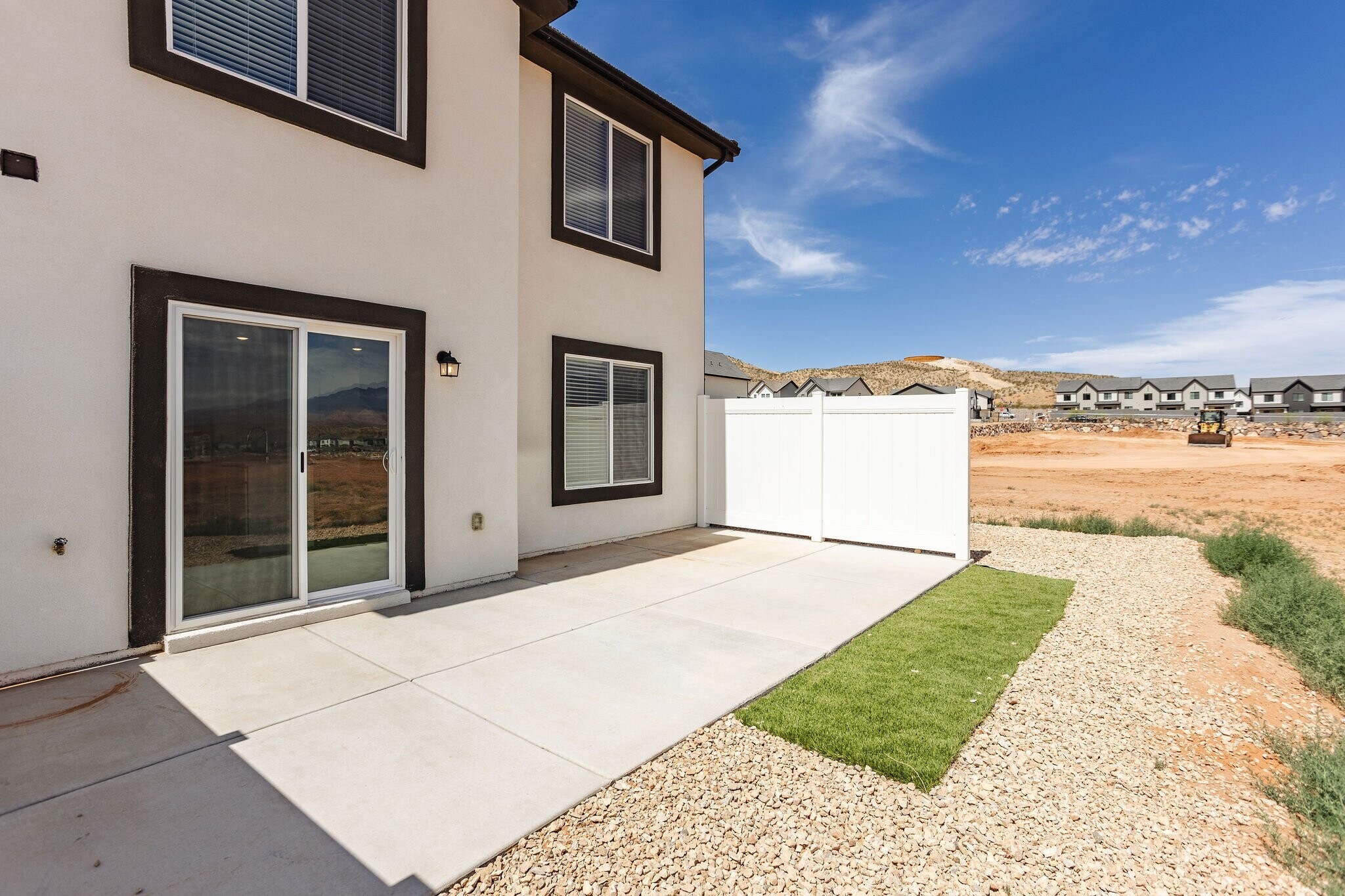 Building Photo - 2909 Corral Holw Dr