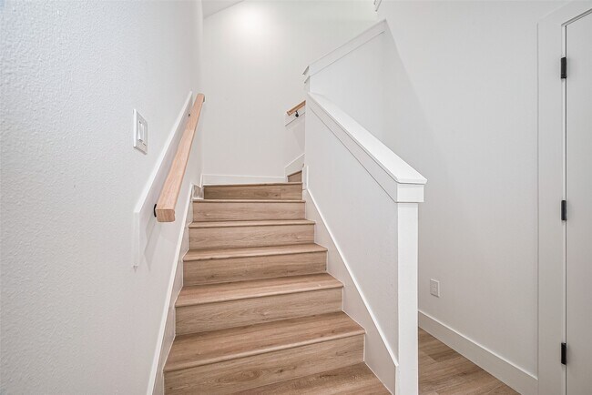 Building Photo - 6021 Maybell St