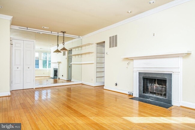 Building Photo - 1201 O St NW