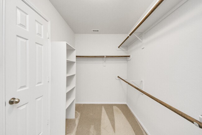 Building Photo - 15623 Sheldon Ridge Way
