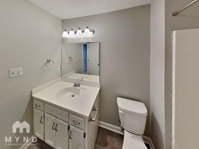 Building Photo - 2443 Hawk Ridge Dr