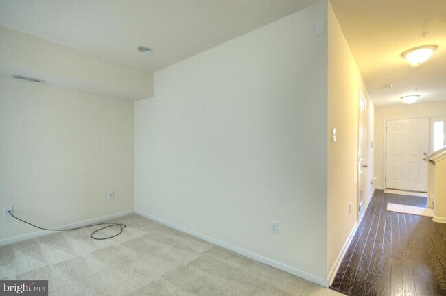 Building Photo - 58 Iron Gate Rd