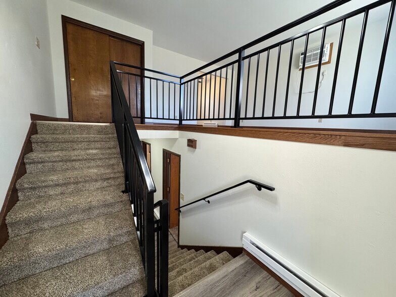 Building Photo - 3017 Pine Lodge Rd