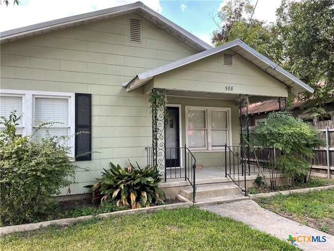 Building Photo - 588 S Castell Ave