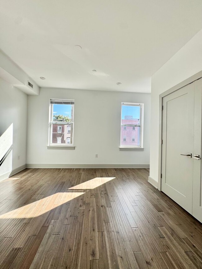 Building Photo - 3213 Haverford Ave