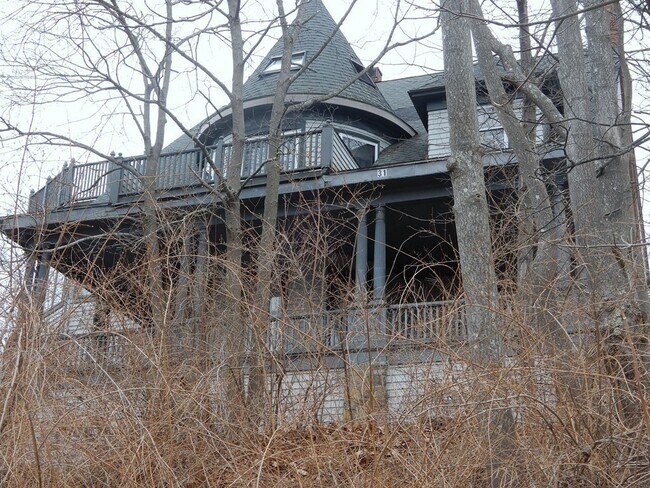 Building Photo - 31 Wyoming Heights