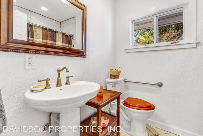 Building Photo - 3 br, 2 bath House - 724 Eventide Dr