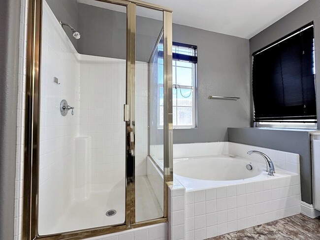 Building Photo - 10076 Bright Charisma Ct