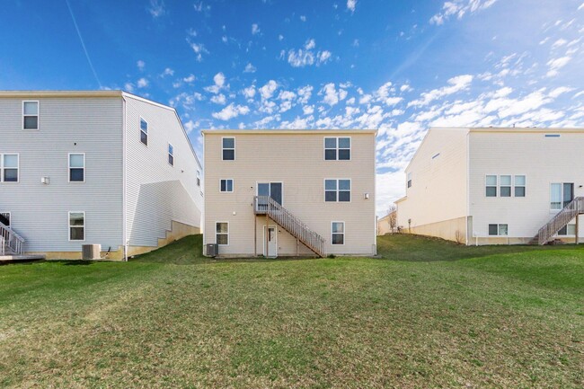 Building Photo - 8842 Conestoga Valley Dr
